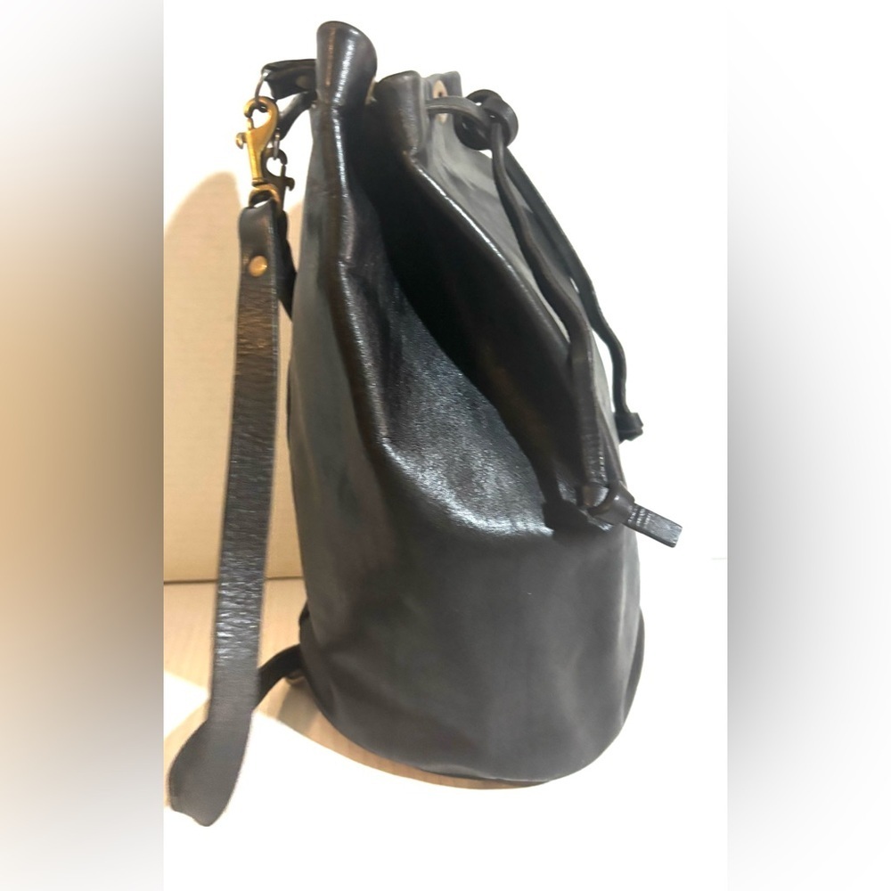 Vintage unisex Black Leather Drawstring Backpack - Casual Bag - Picture 4 of 5